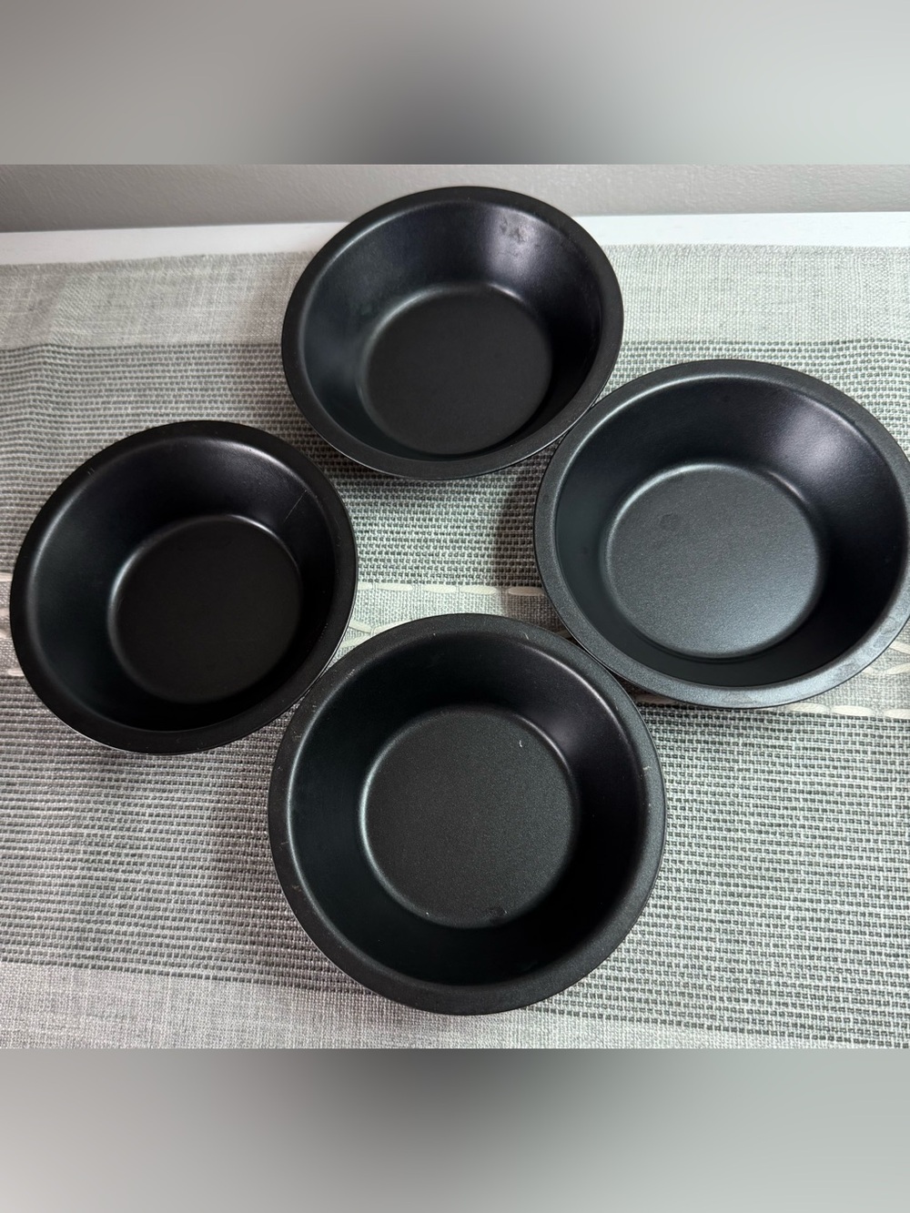 Set of 4 Black Round Baking Pans